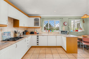 Astrop Gardens Kings Sutton